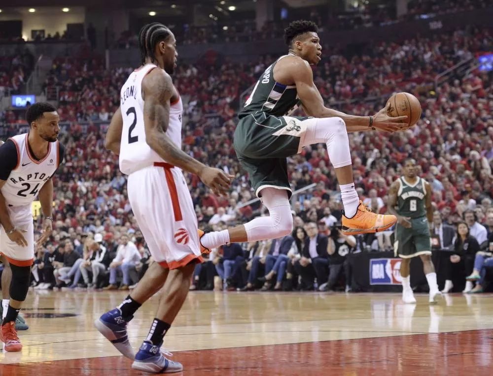 包含雄鹿官方公布新规,猛龙引发争议,威金斯球迷热议!的词条