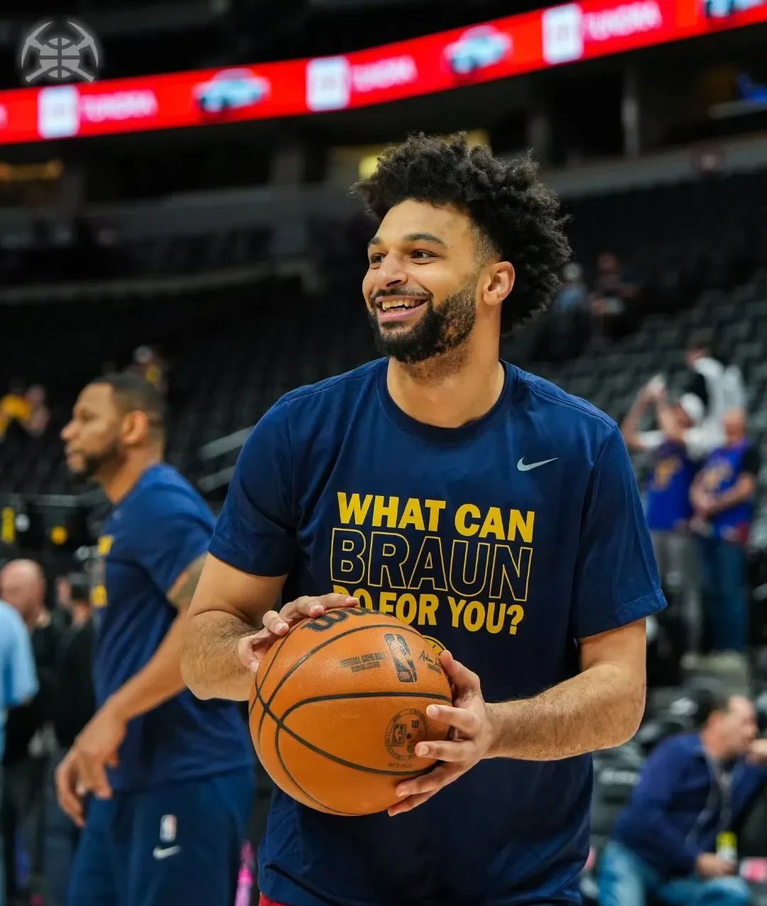 穆雷回归赛场,突破纪录首场状态亮眼,掘金观众沸腾!